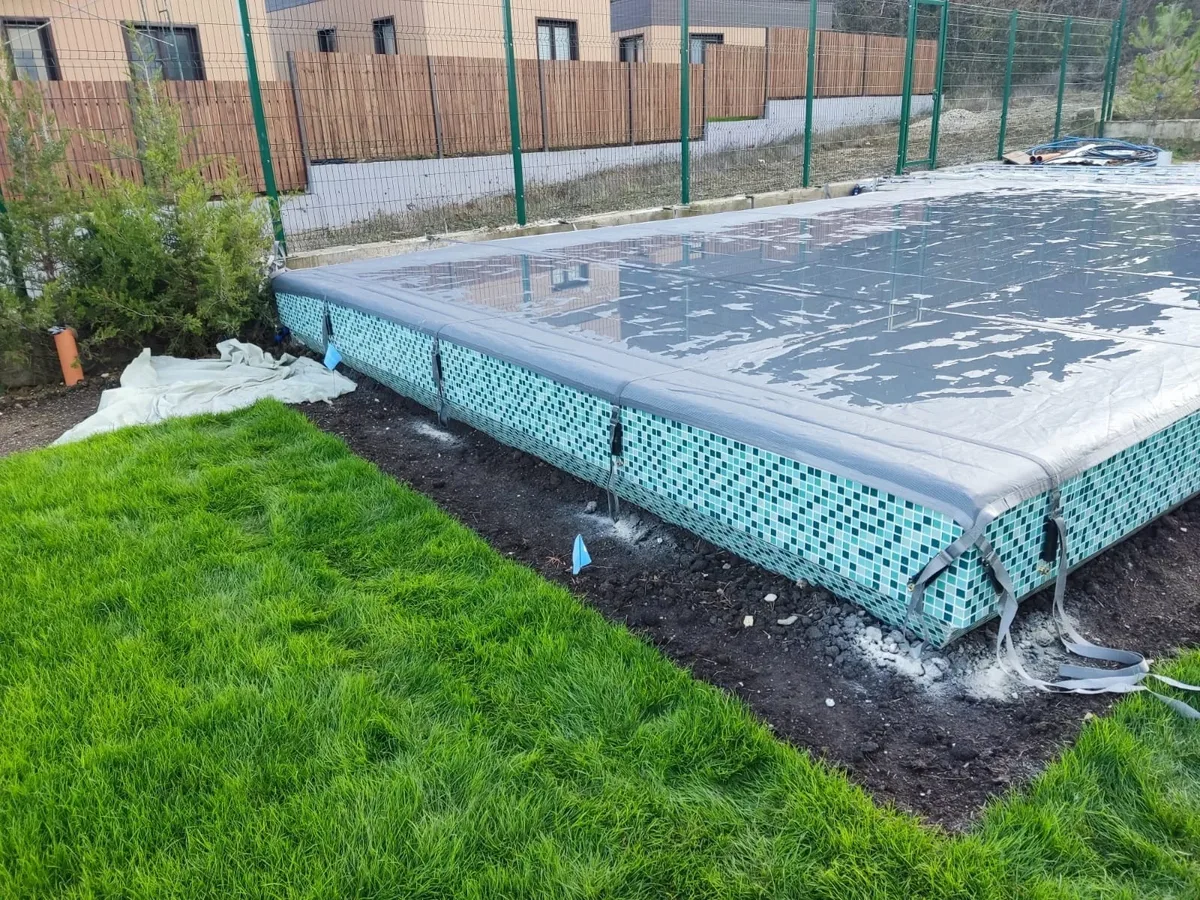 Батутное покрывало на бассейне в Глазове